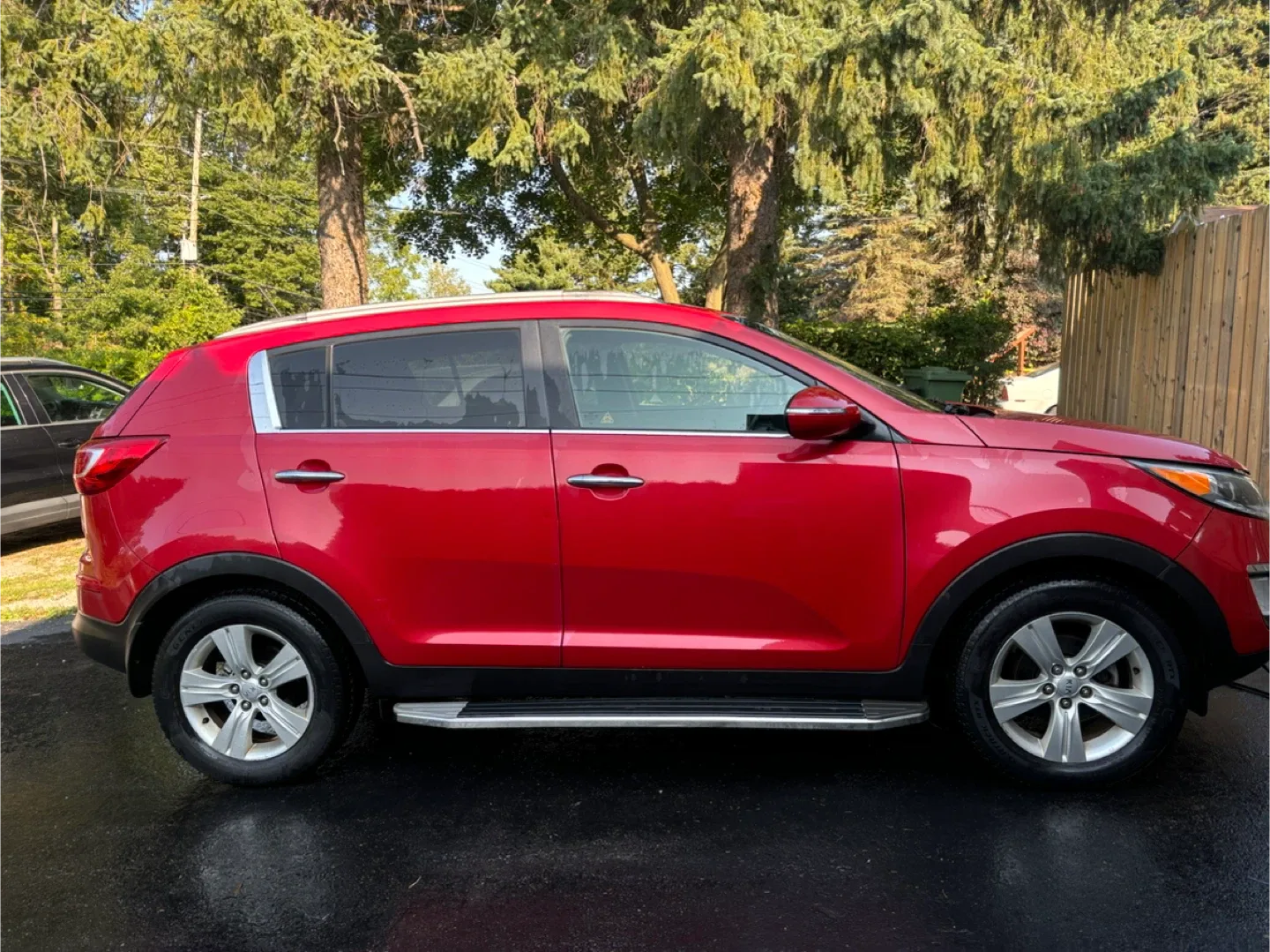 Red Kia Sportage EX image indicator(4)