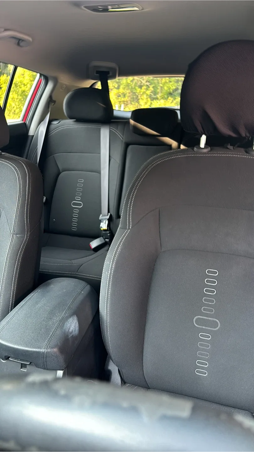 Red Kia Sportage EX image indicator(7)