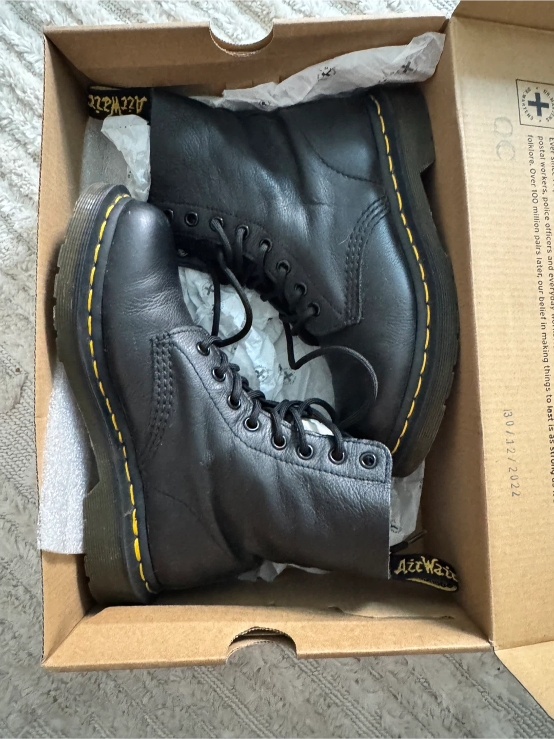 Dr. Martens 1460 PASCAL Women boots, Size 6 - photo 2