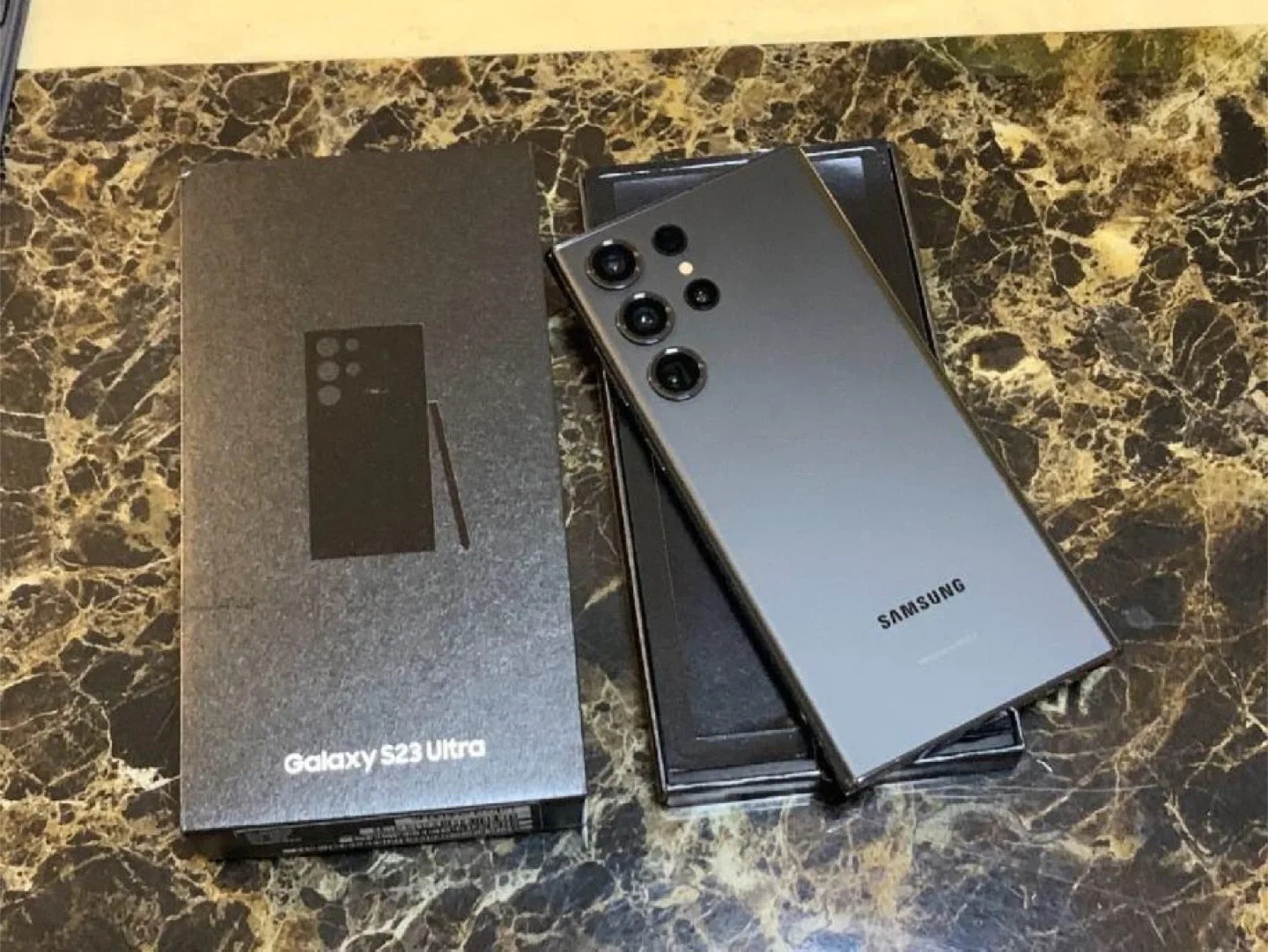 Samsung S23 Ultra 256GB 5G unlocked on sale! thumbnail