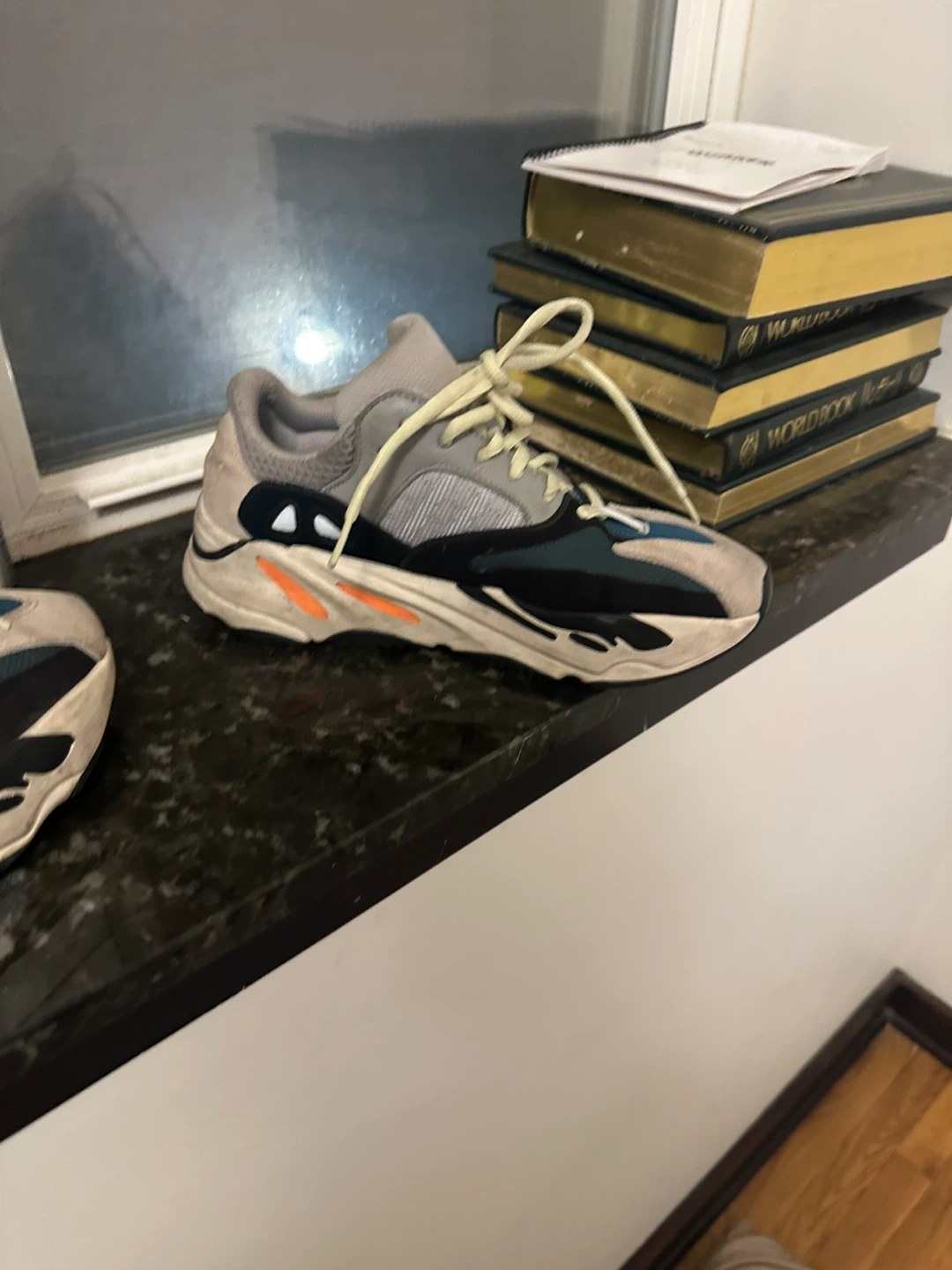 Yeezy Boost 700 Wave Runner & Air Jordan 1 - photo 2