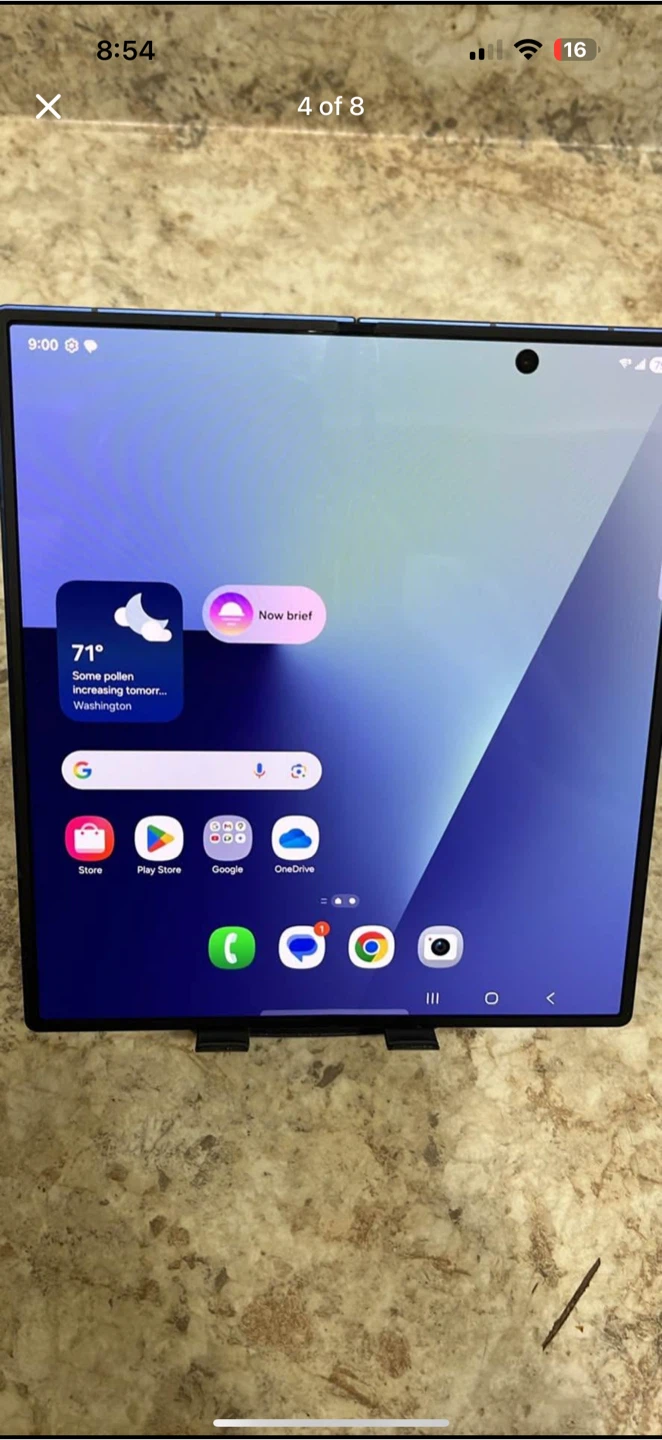 Samsung Galaxy Z Fold - Like New - photo 3