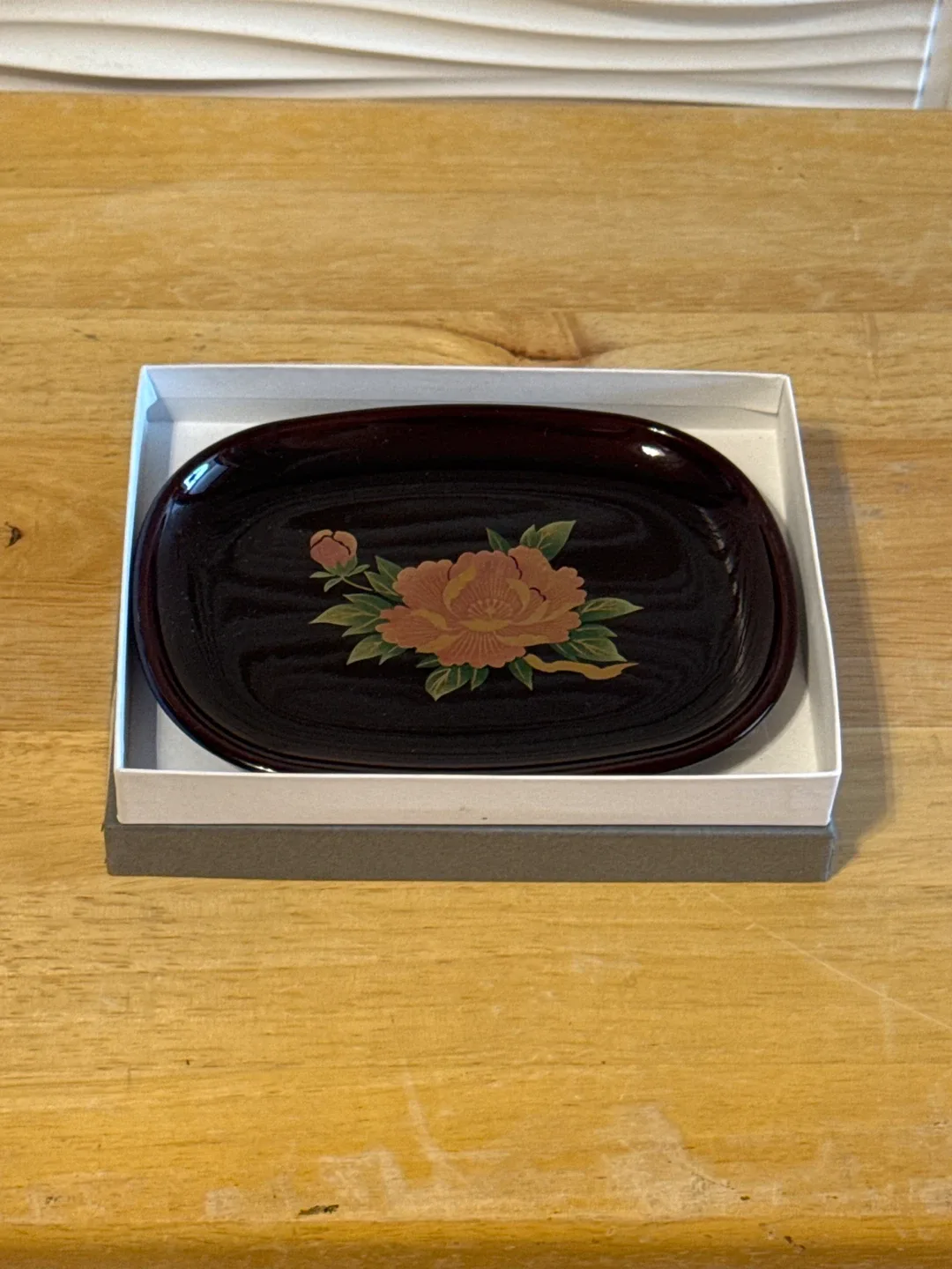 Lacquerware Tray with Floral Design image indicator(3)