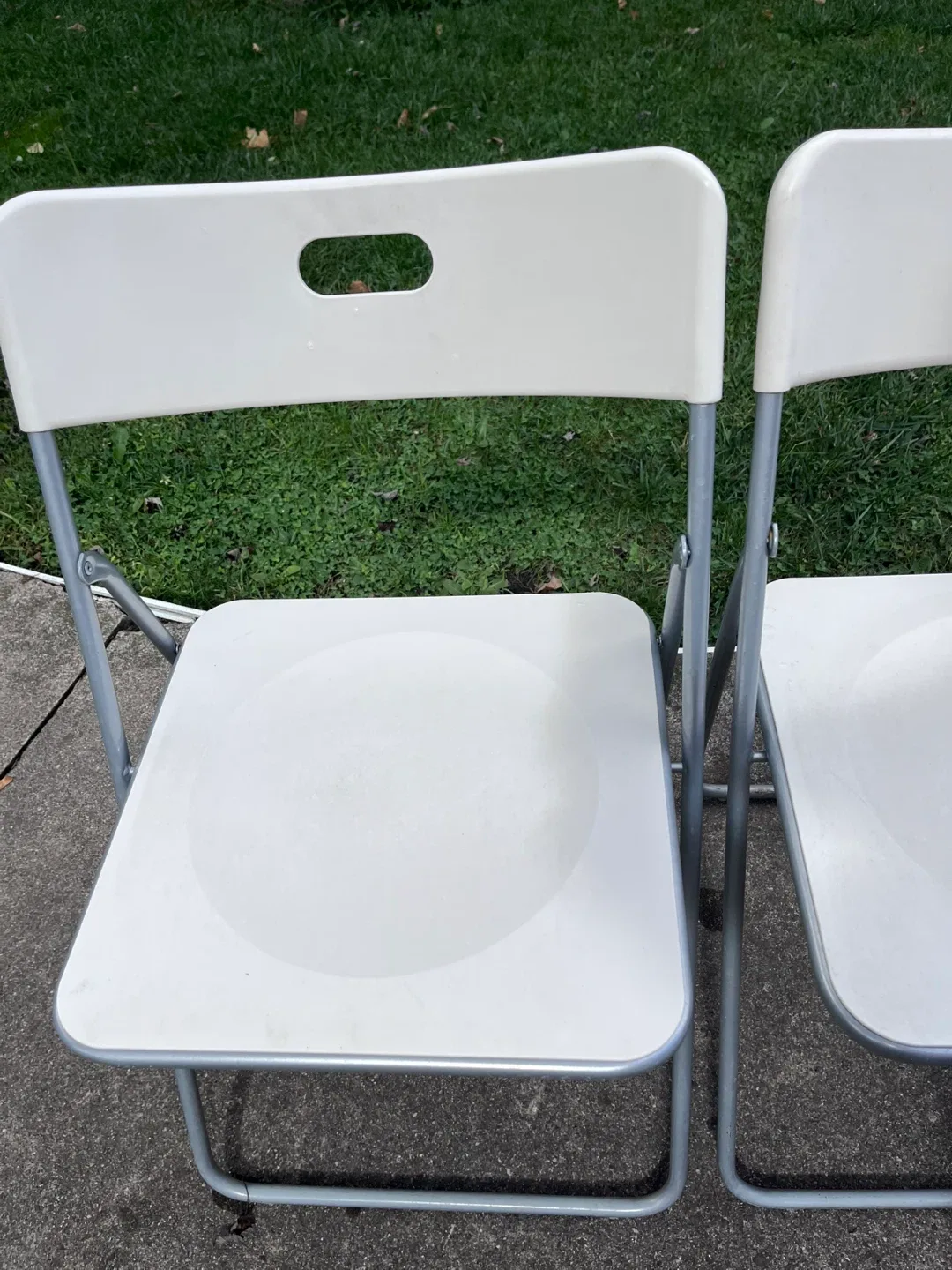 White Folding Chairs - Set of 4 image indicator(3)