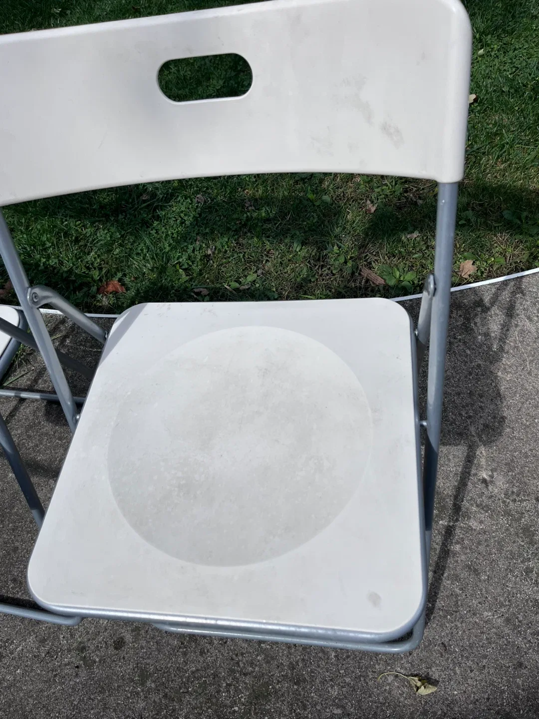 White Folding Chairs - Set of 4 image indicator(4)