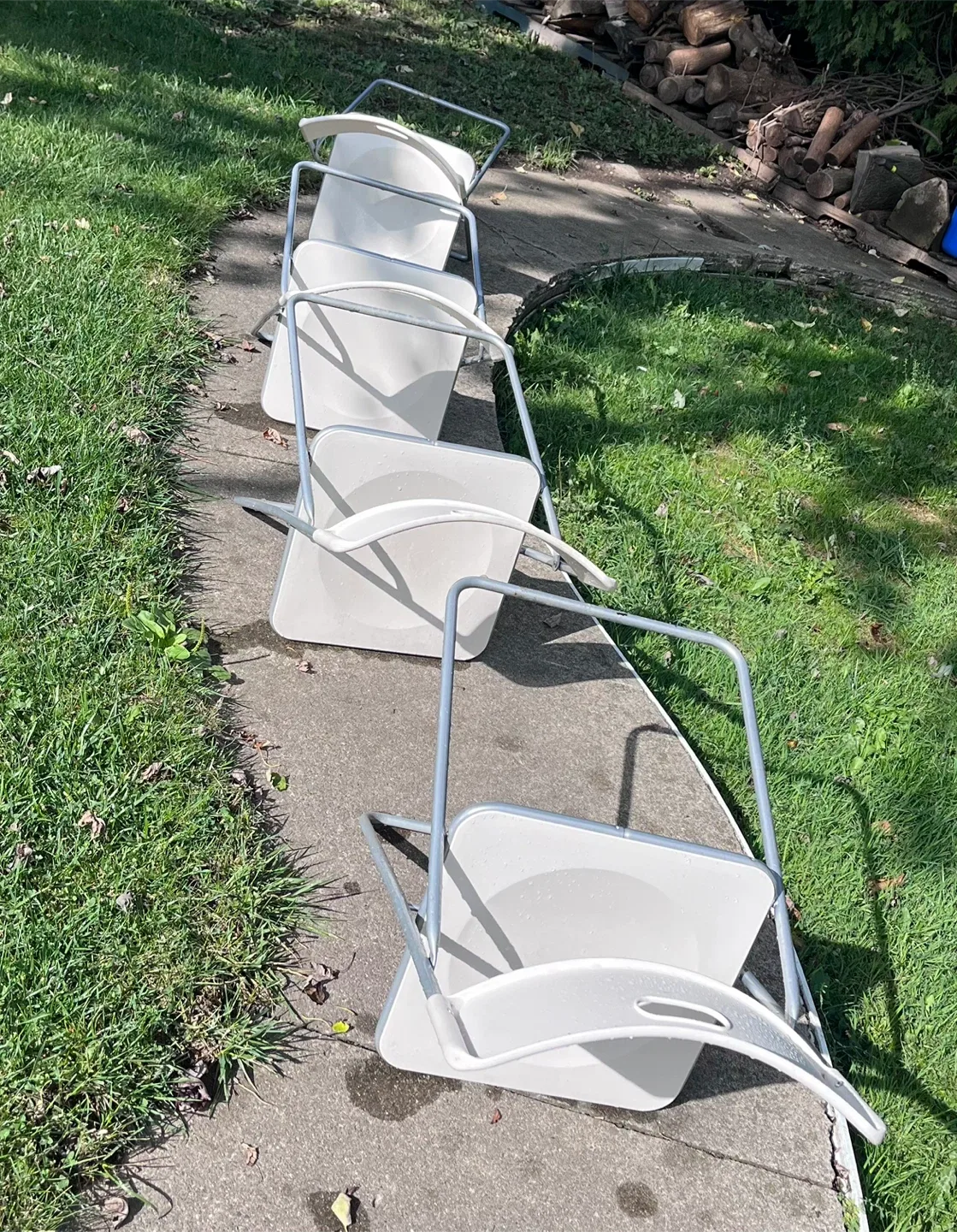 White Folding Chairs - Set of 4 image indicator(8)