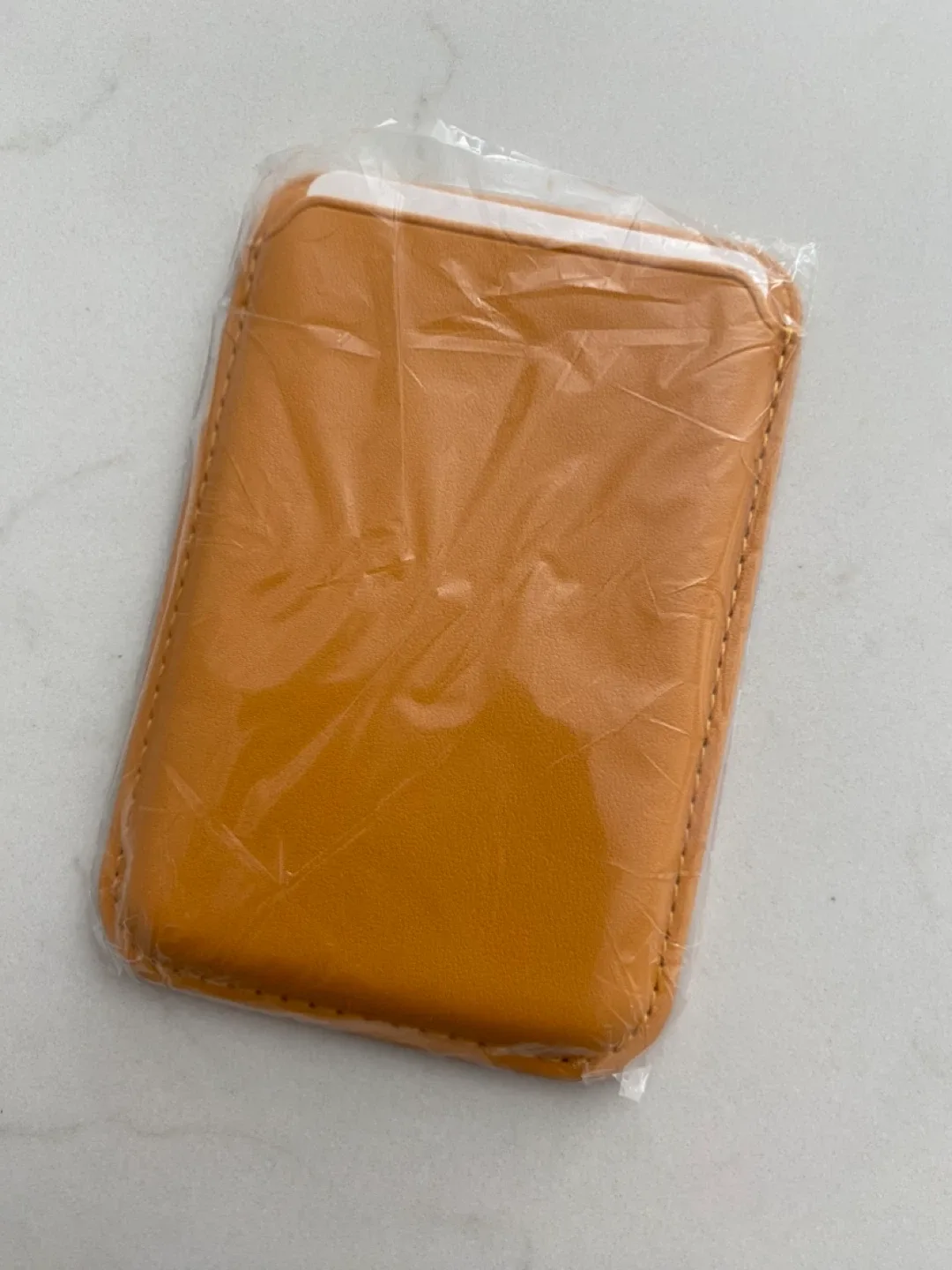 New MagSafe Leather Wallet - Yellow image indicator(3)