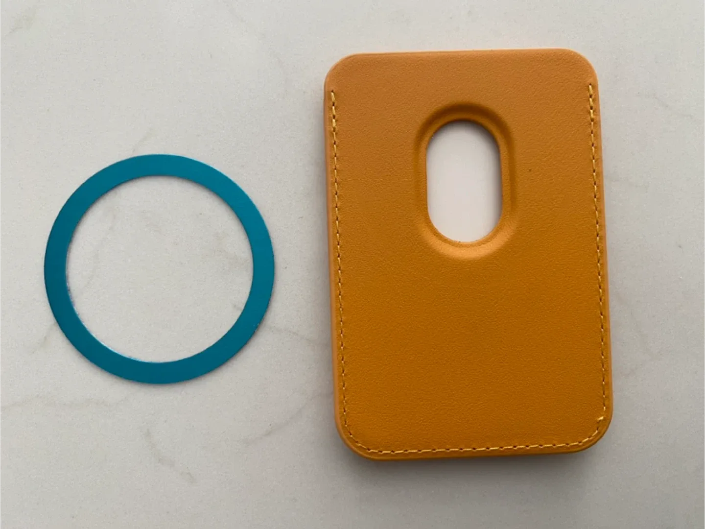 New MagSafe Leather Wallet - Yellow image indicator(2)