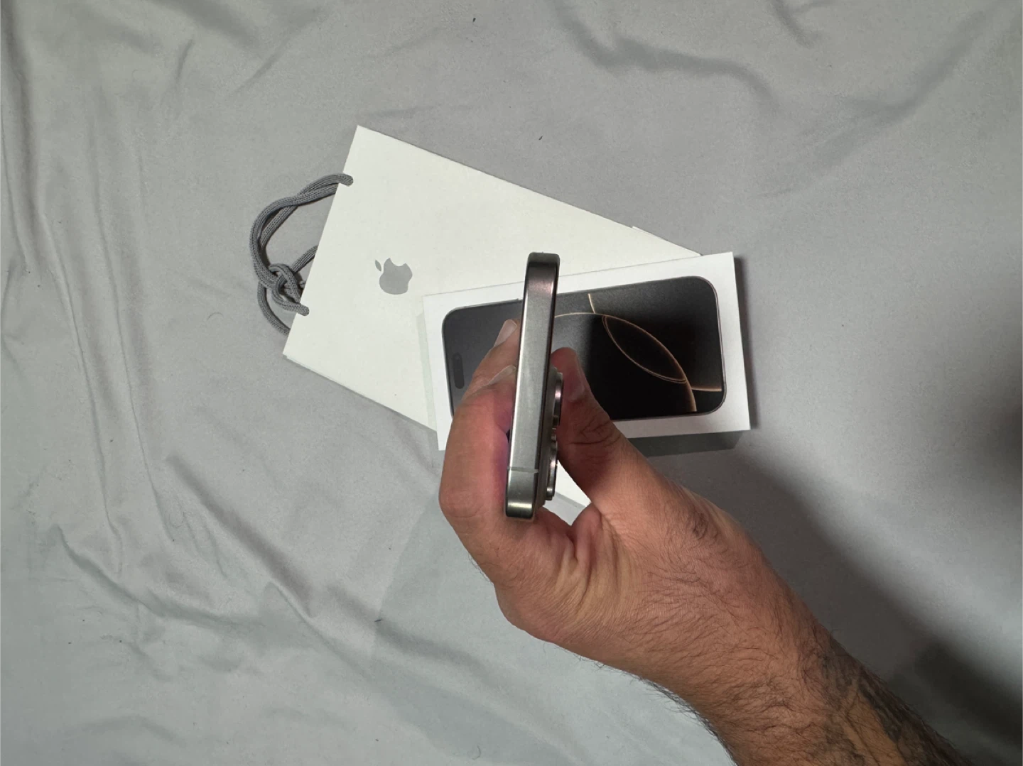 Apple IPhone 16 pro + Apple Care until October 2026 - photo 5