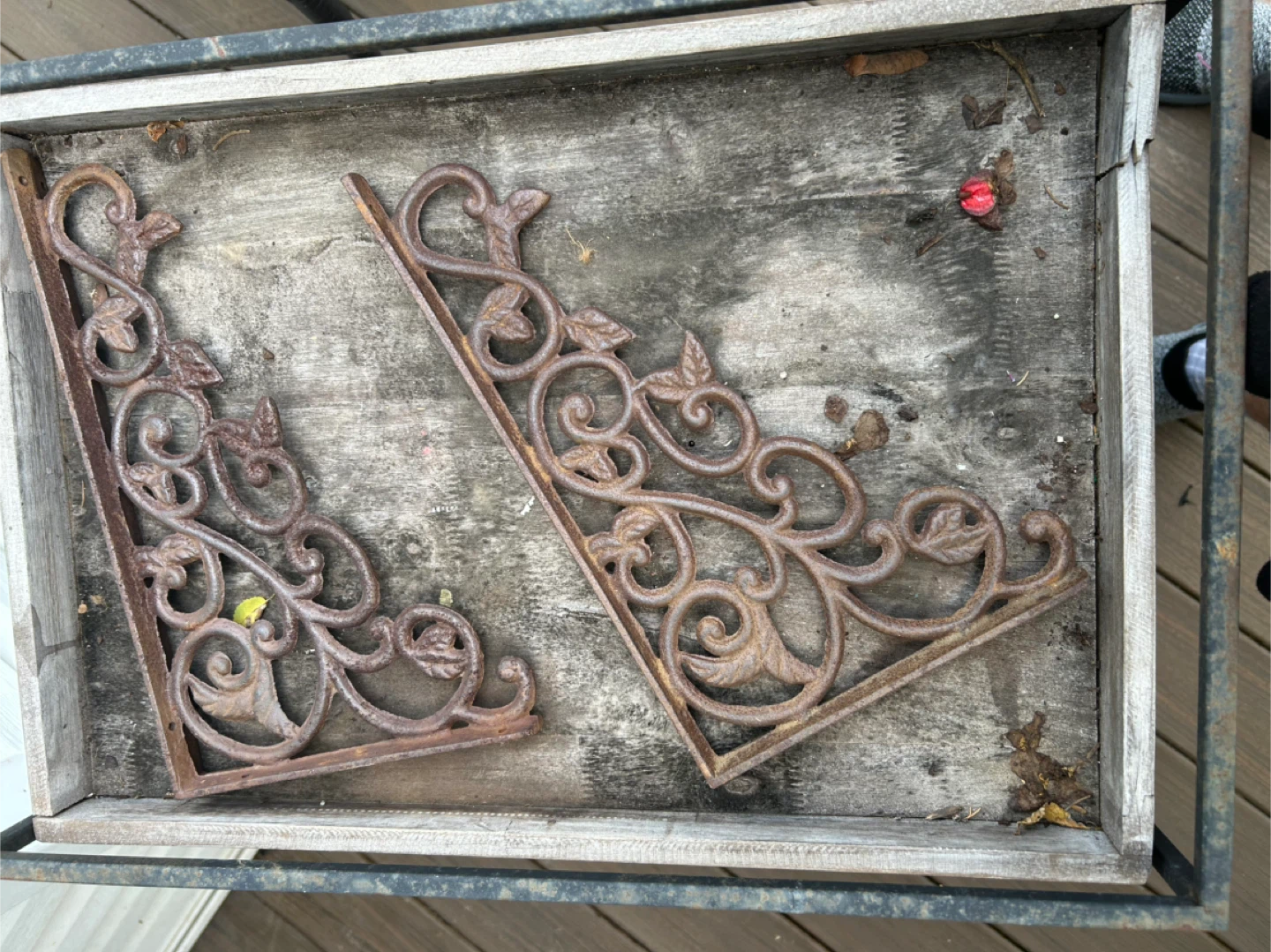 Ornate Cast Iron Shelf Brackets - Set of 2