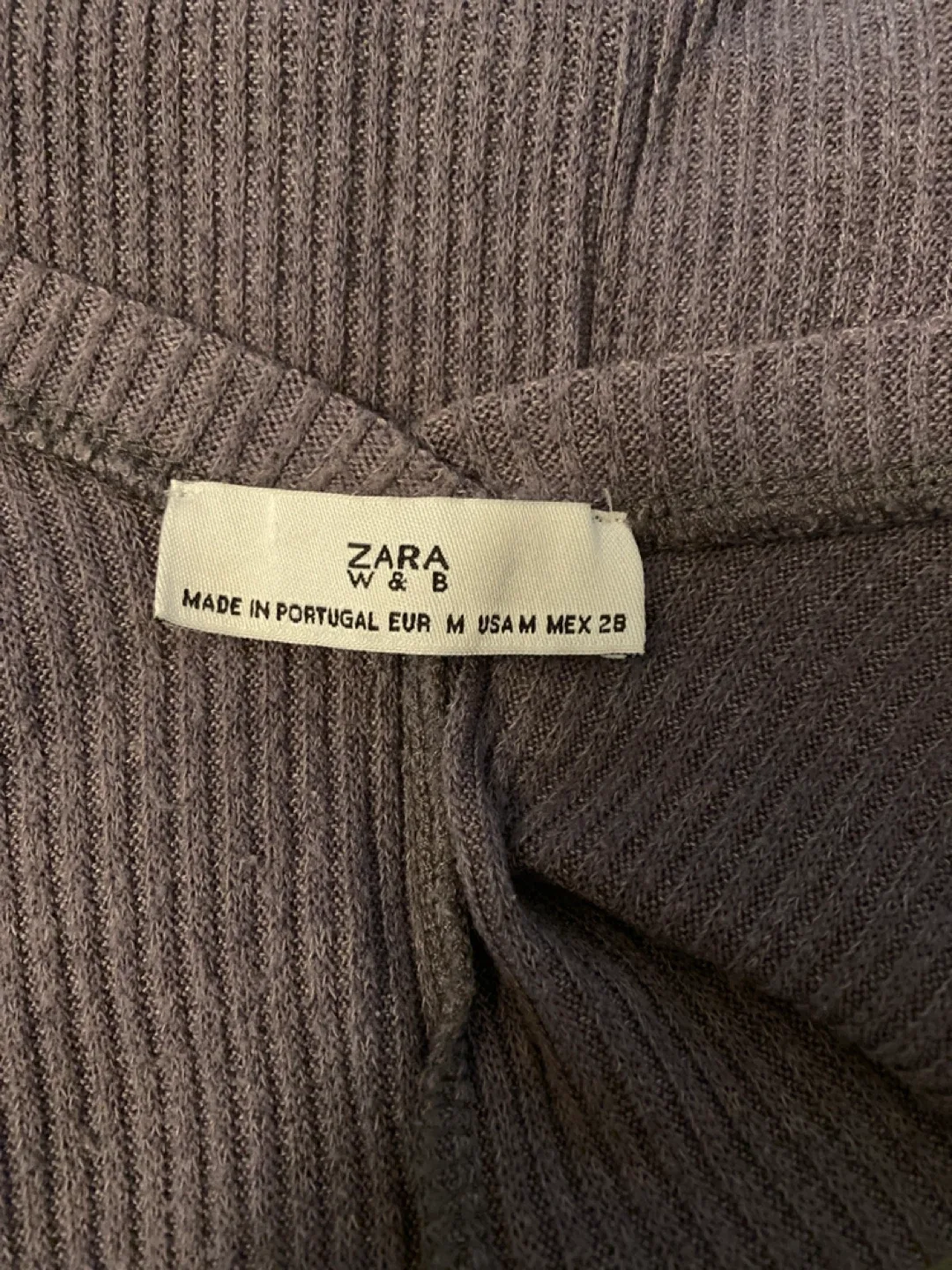 Zara W&B Top - Size M image indicator(5)