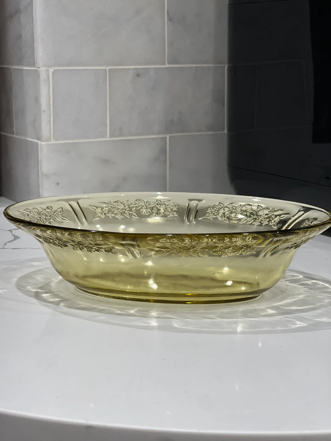 Vintage amber depression glass serving bowl "Sharon" pattern