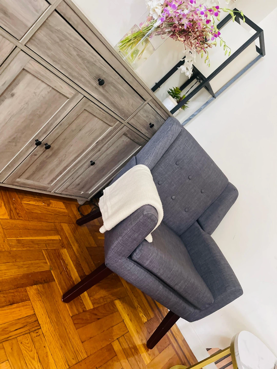 HUIMO Upholstered Button Tufted Armchair (Moving Out) - photo 4