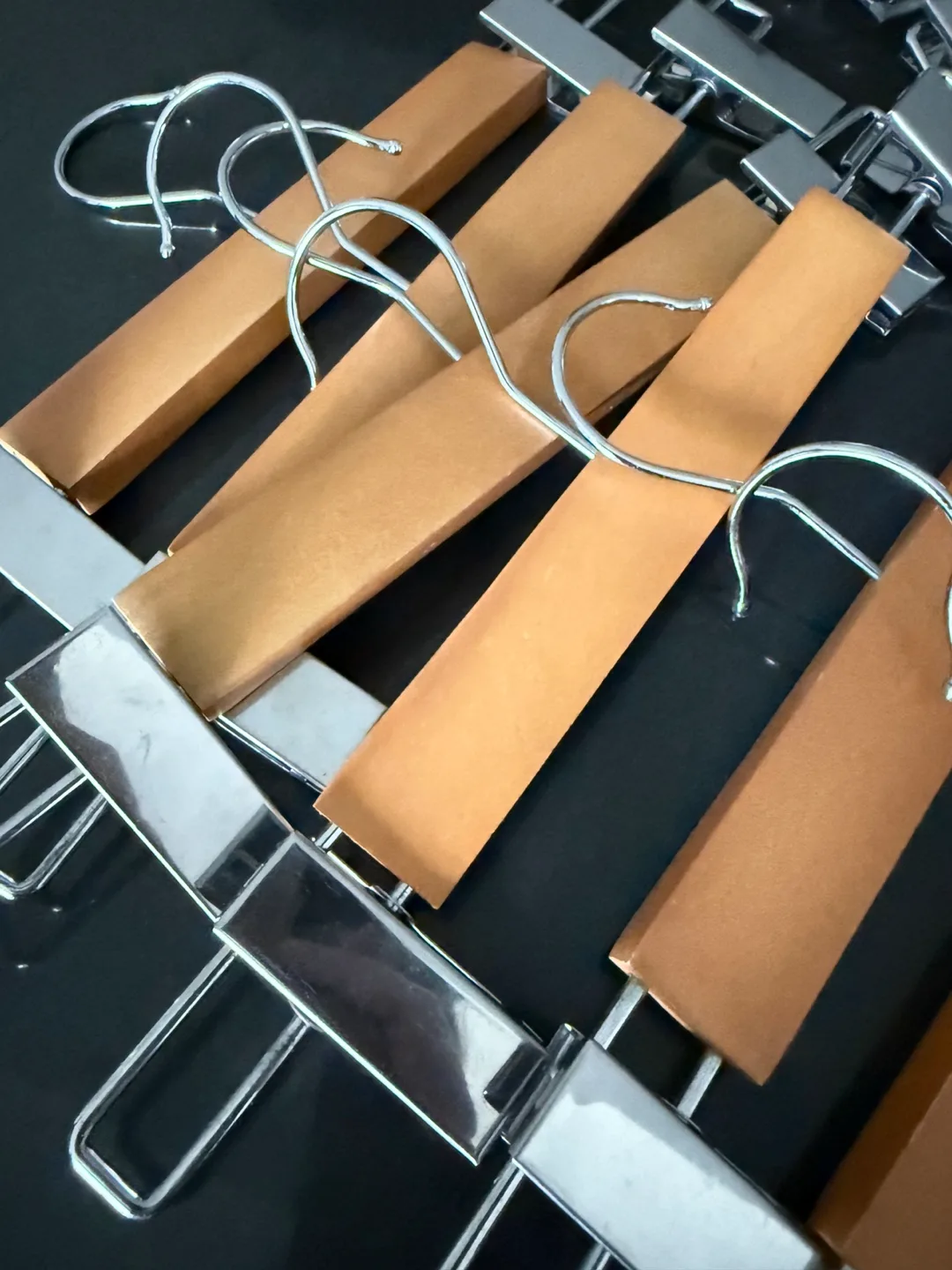 Professional-Grade Wooden Clamp...16x hanger image indicator(2)