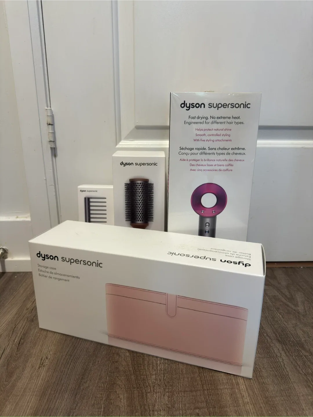 Dyson Supersonic Hair Dryer Set - Brand New image indicator(2)