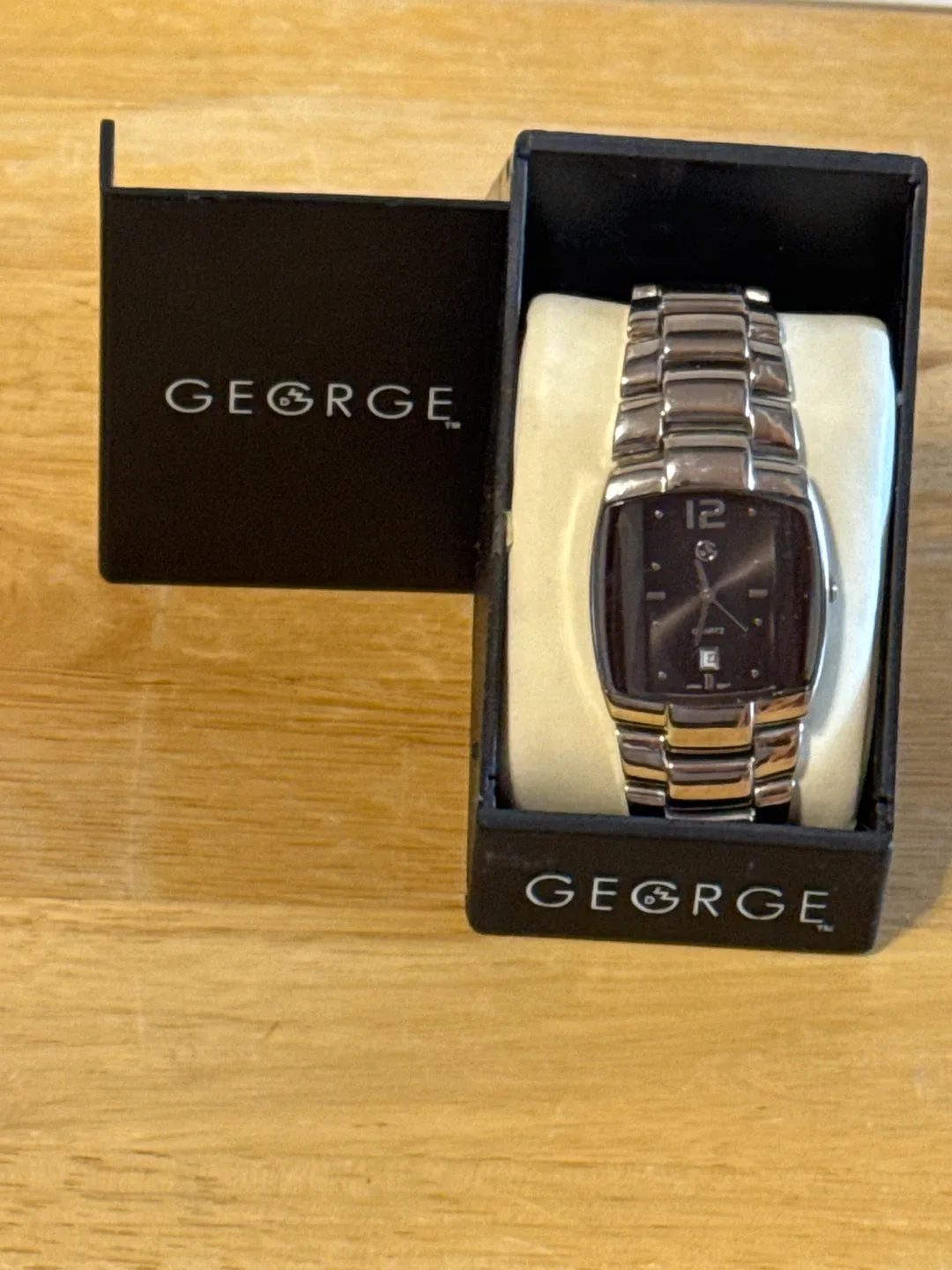 George Quartz Watch with Box image indicator(2)