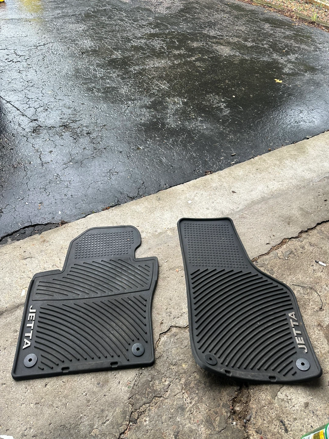 Volkswagen Jetta Floor Mats - Black
