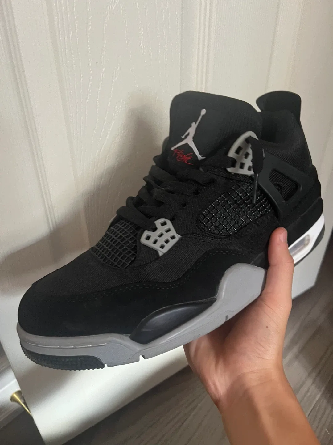 Jordan 4s image indicator(2)