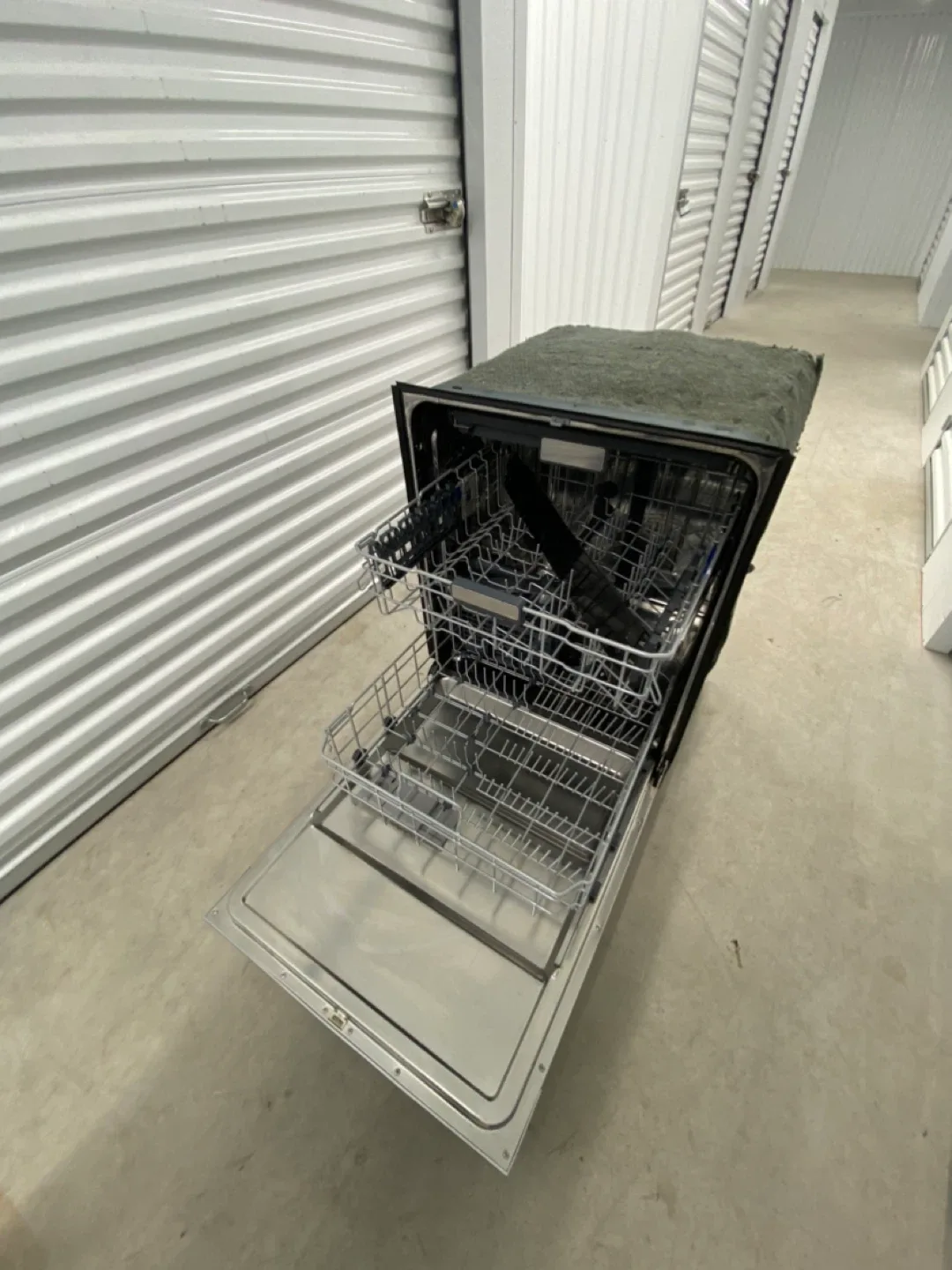 Stainless Steel dishwasher 24” image indicator(4)