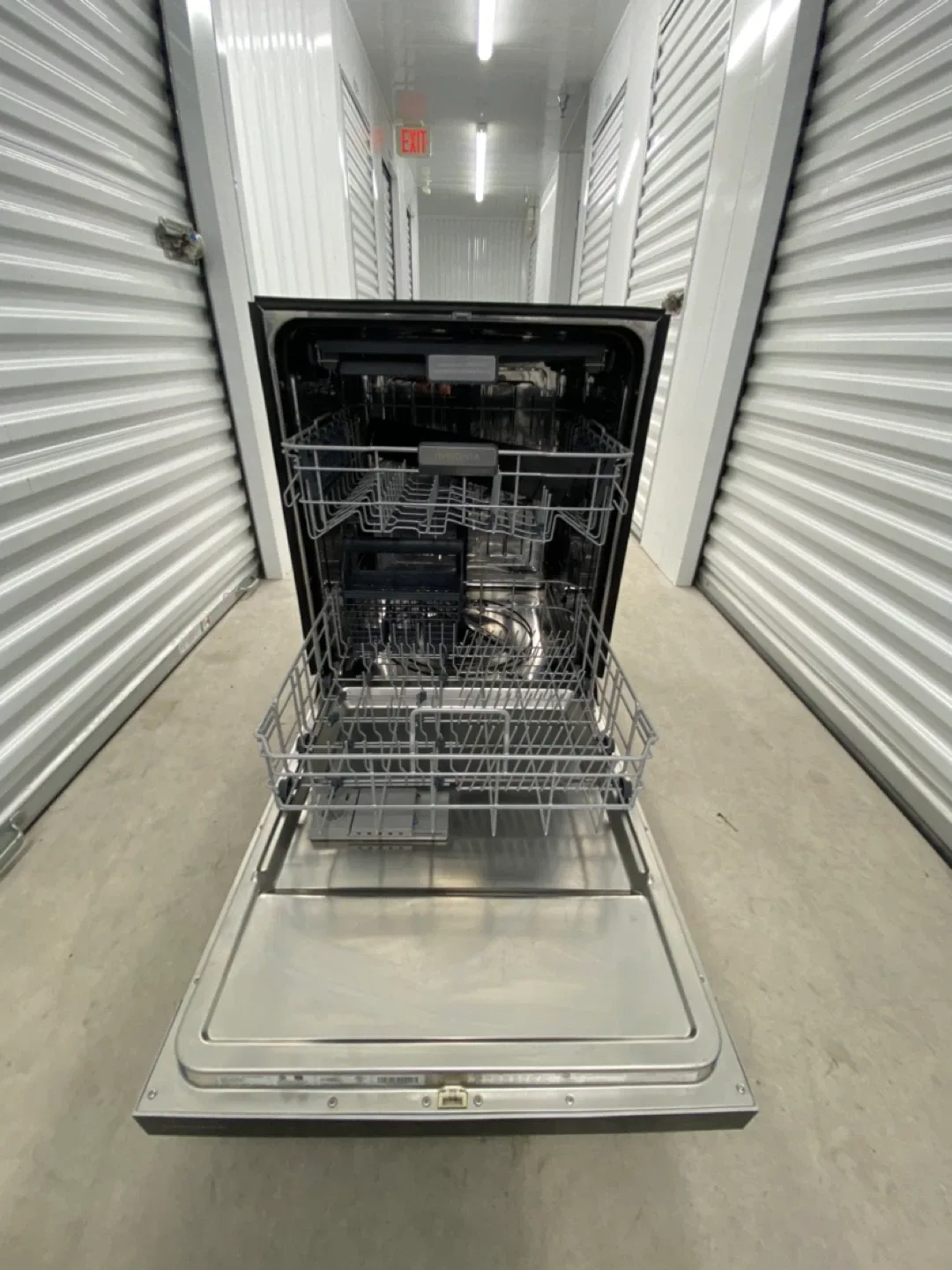 Stainless Steel dishwasher 24” image indicator(2)