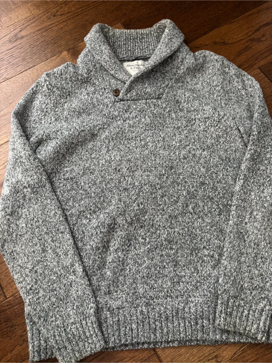 Men’s Abercrombie Sweater image indicator(2)