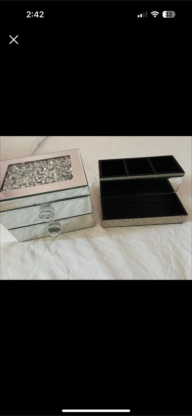 Mirrored Jewellery Box & Organizer Set thumbnail