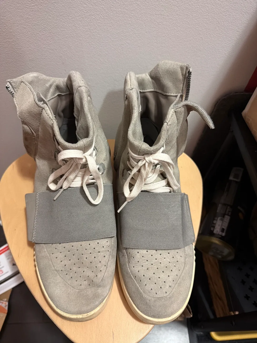 Grey Boots thumbnail