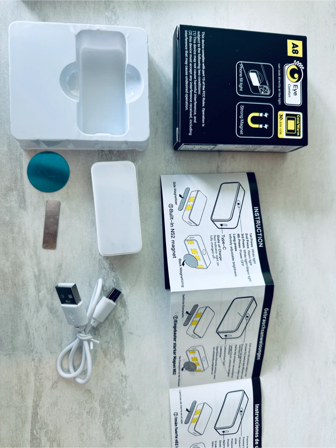 Magnetic phone fill / selfie light