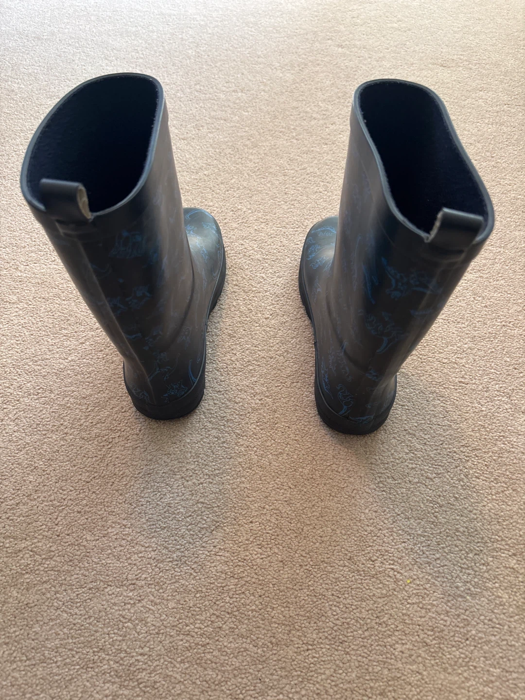 Dinosaur Print Rain Boots(size 5) - photo 2