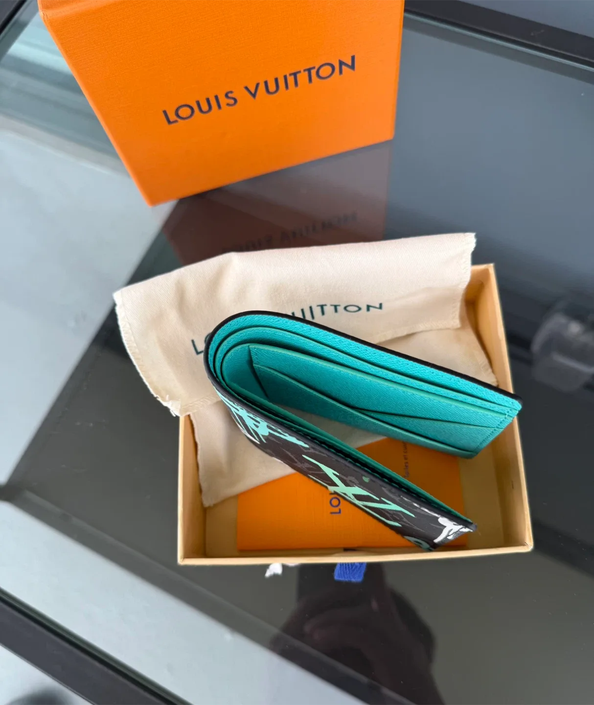 Louis Vuitton Graffiti Black Leather Wallet image indicator(2)