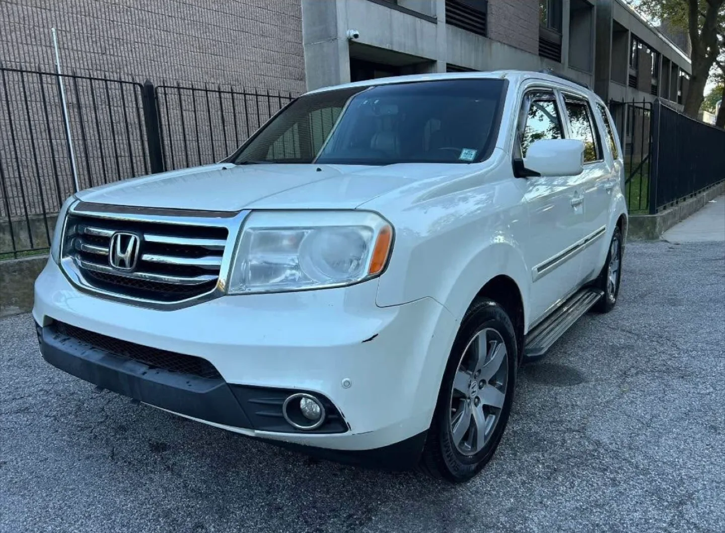 2013 Honda Pilot Touring Sport Utility 4WD thumbnail