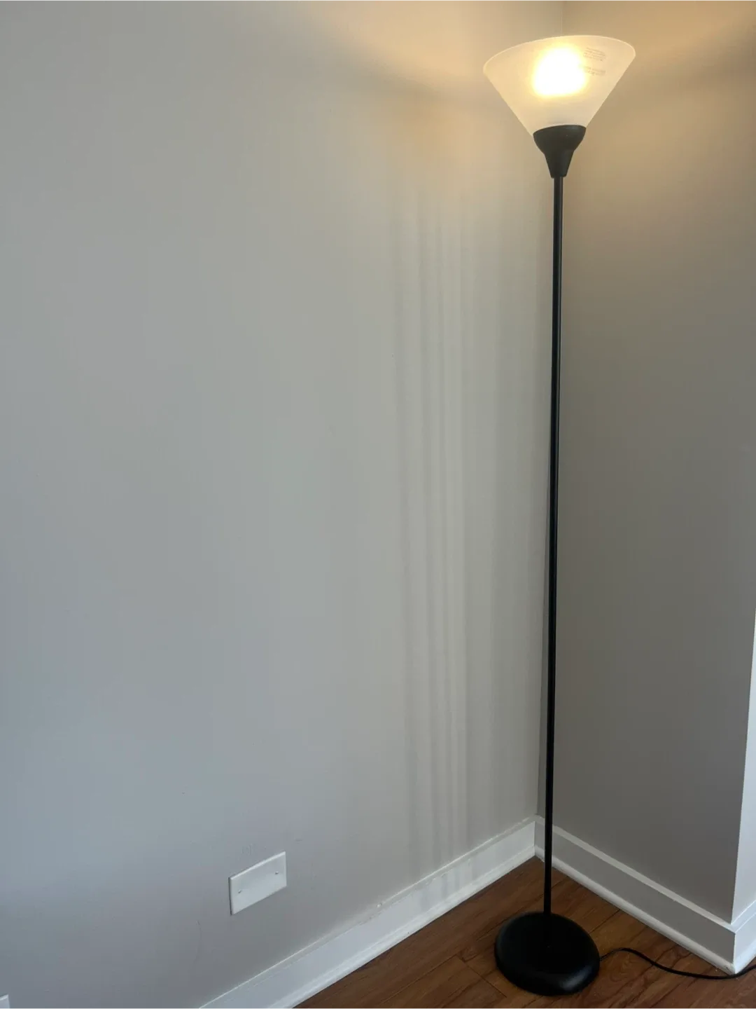 Floor Lamp thumbnail
