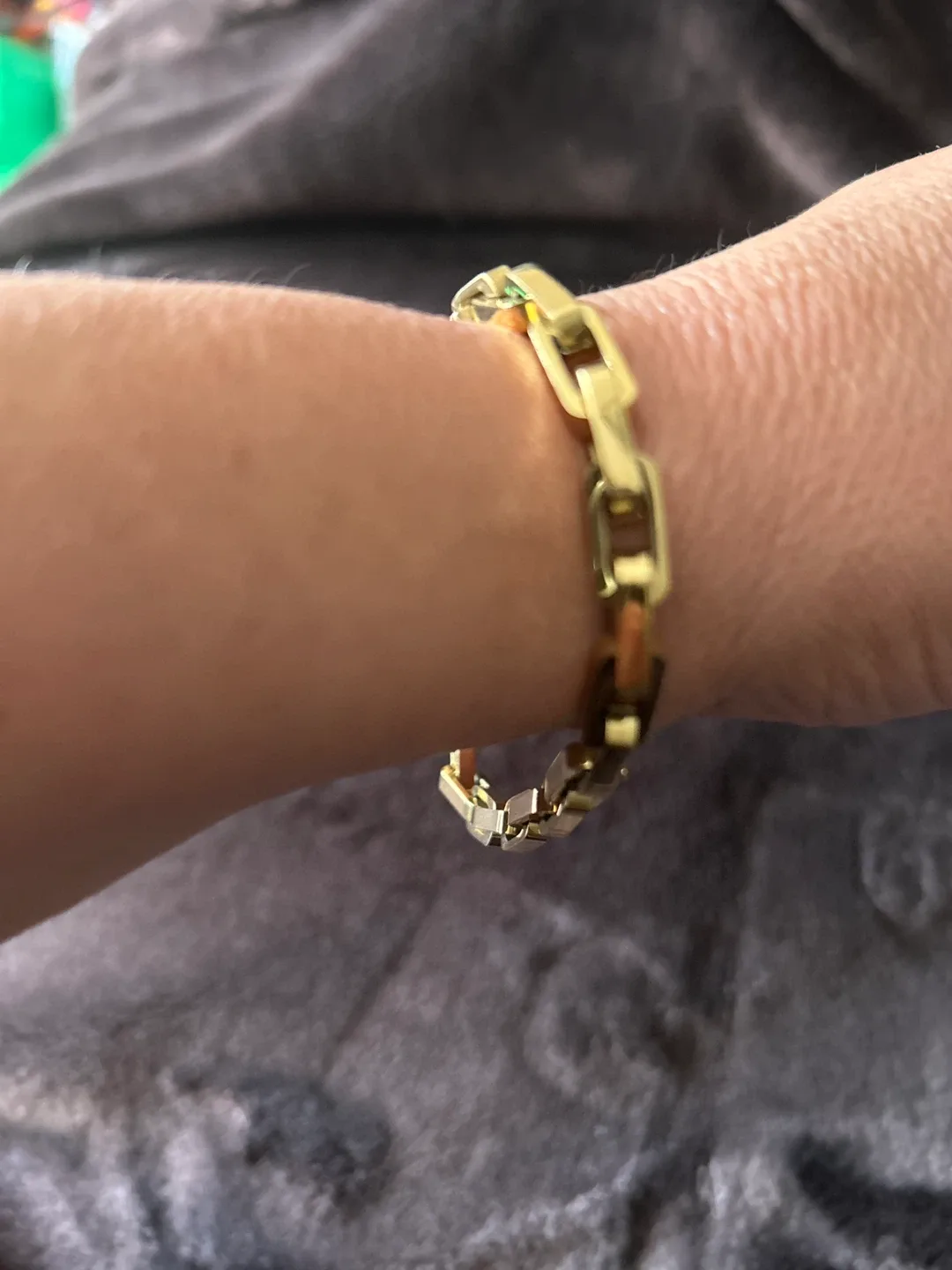 Gold-tone Link Bracelet image indicator(4)