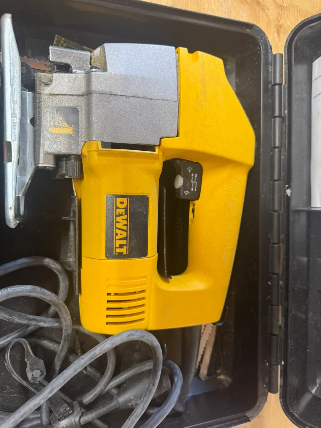 DeWalt Jigsaw with Case image indicator(2)