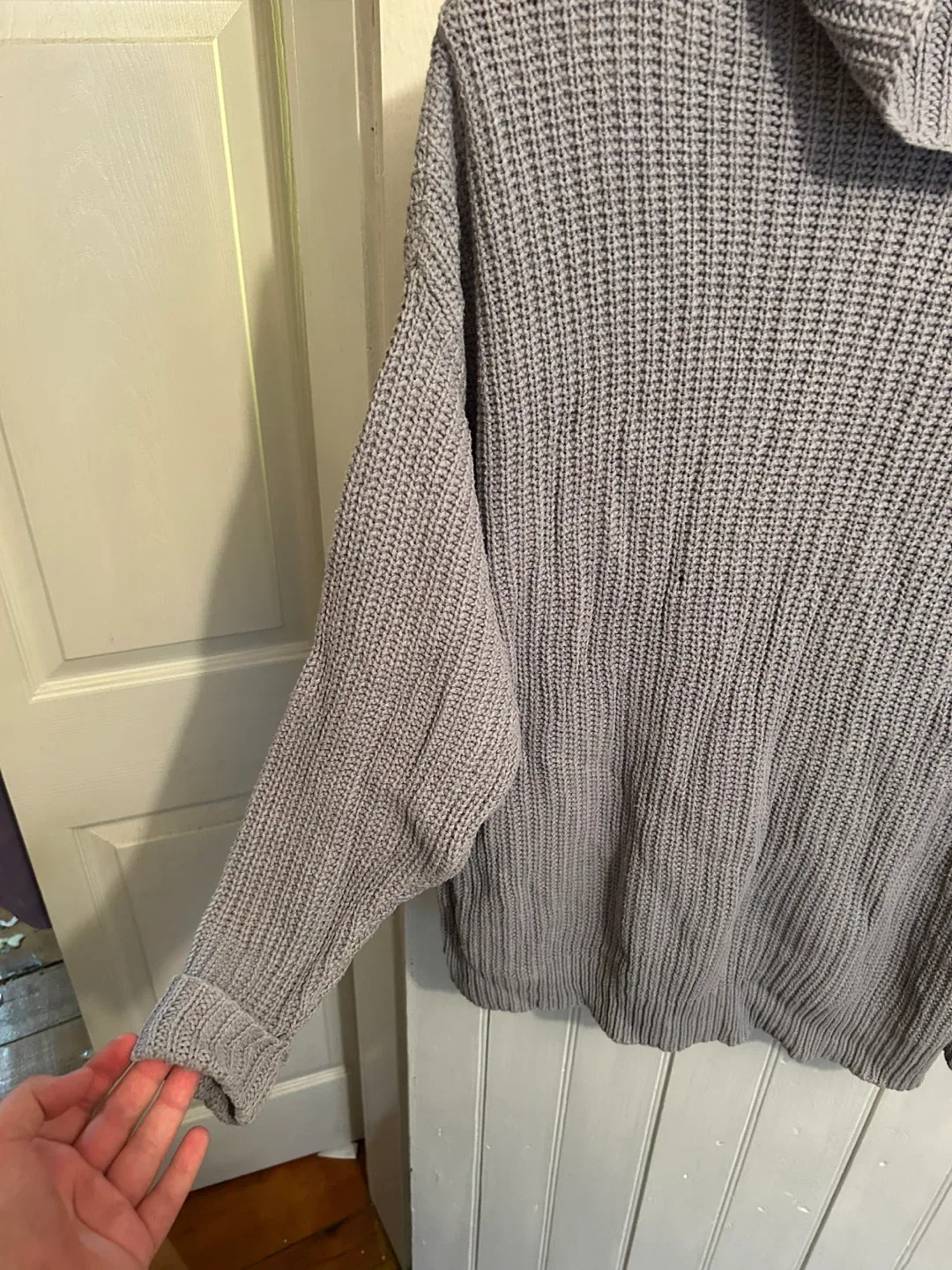 American Eagle XS/S Grey Knit Sweater image indicator(2)