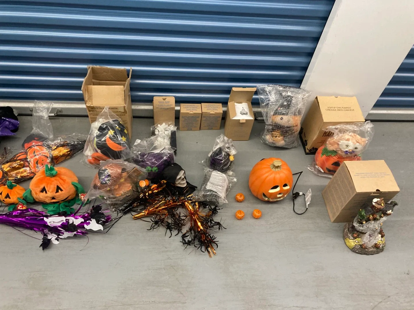 Vintage Halloween Decorations Bundle image indicator(8)