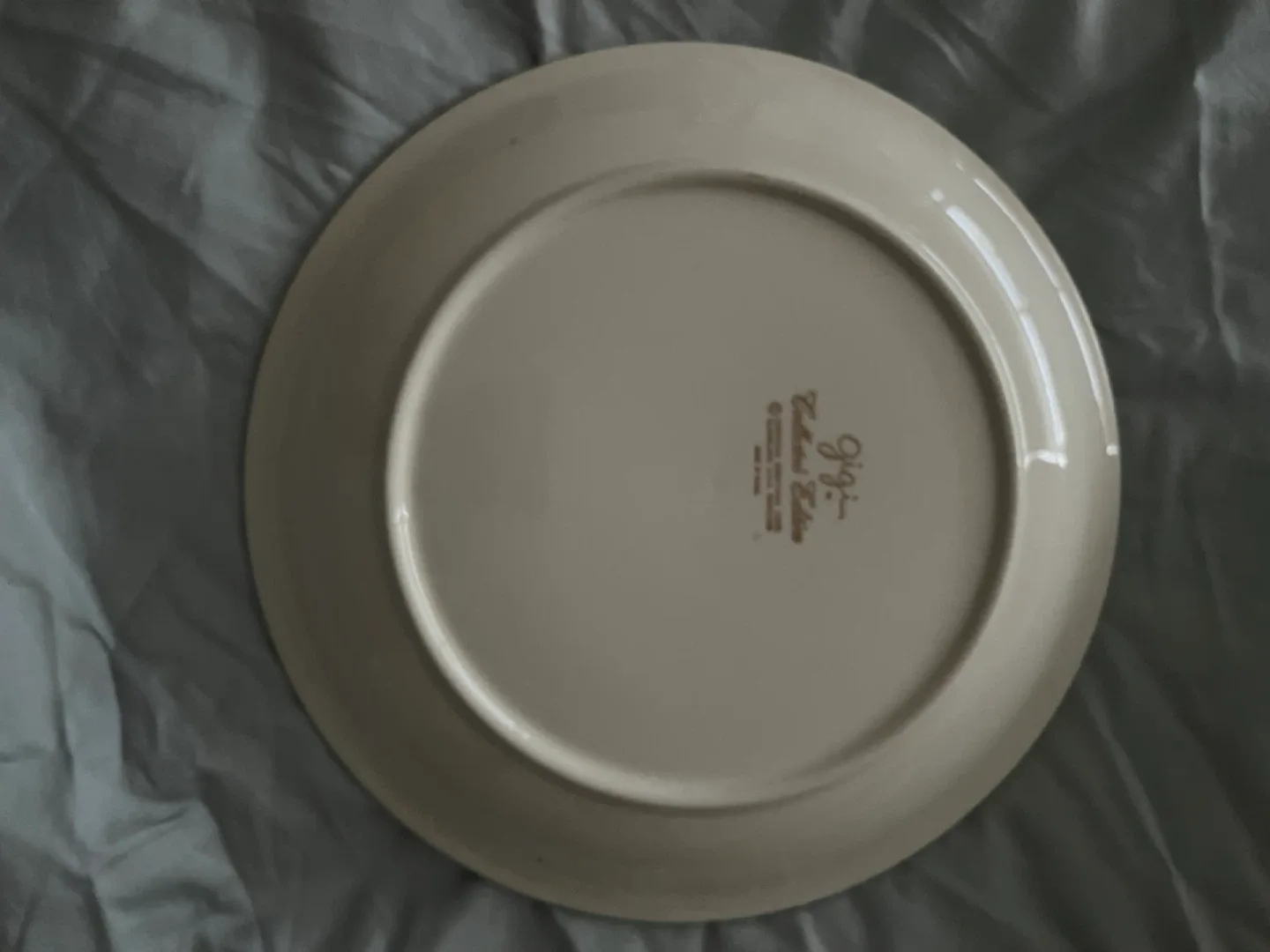 American Greetings 1972 Gigi Collector’s Plate image indicator(2)