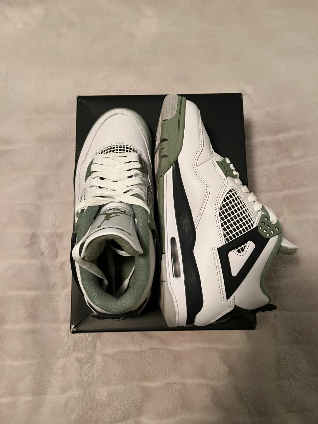 Nike Air Jordan 4 Retro Seafoam (Size W 7.5) thumbnail