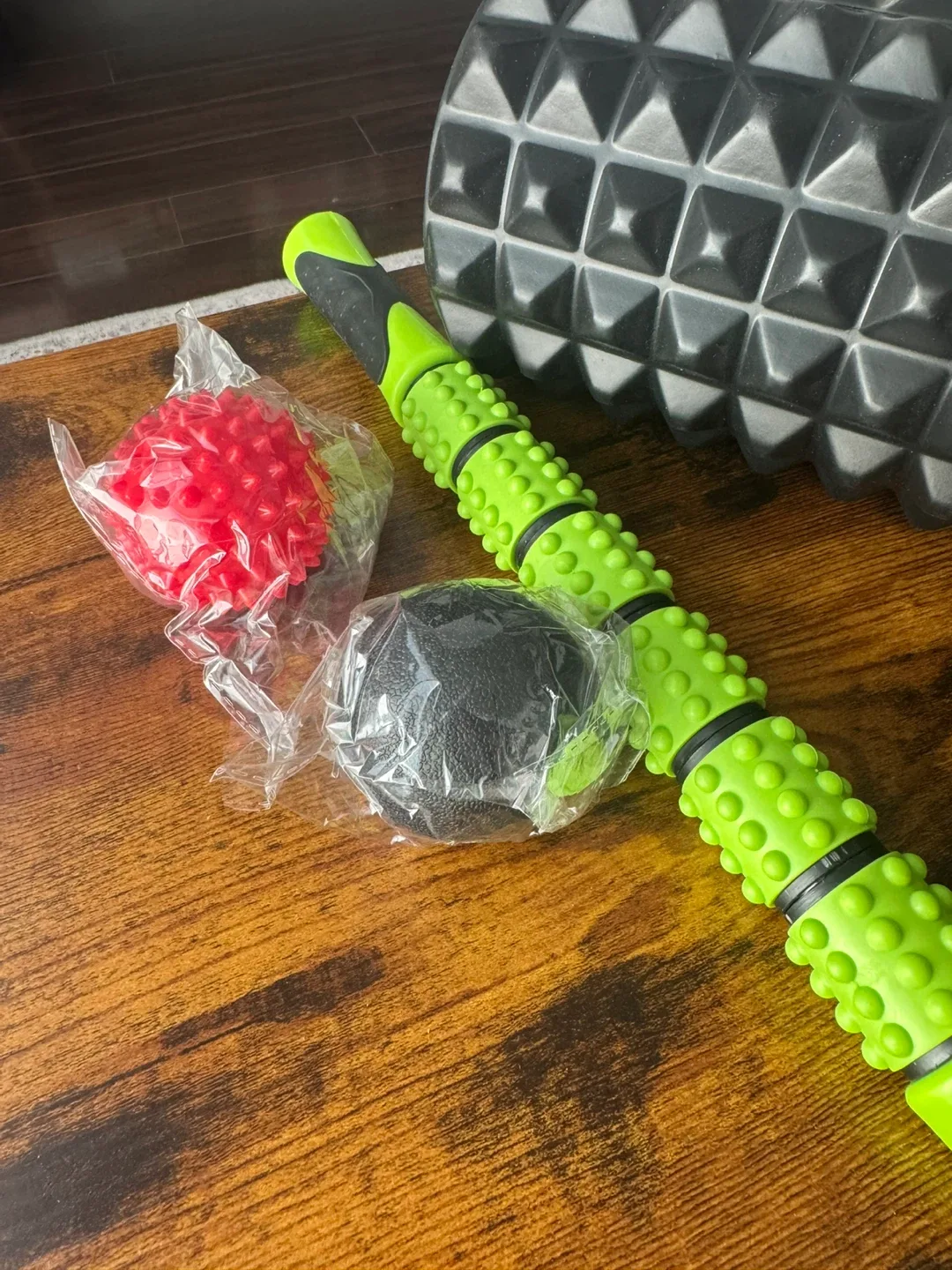 Odoland 5 in 1 Foam Roller Set - Like New! image indicator(2)