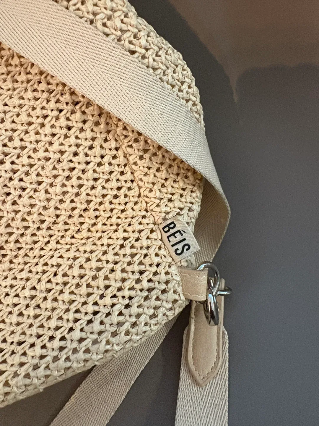 BÉIS Beige Woven Sling Bag image indicator(4)