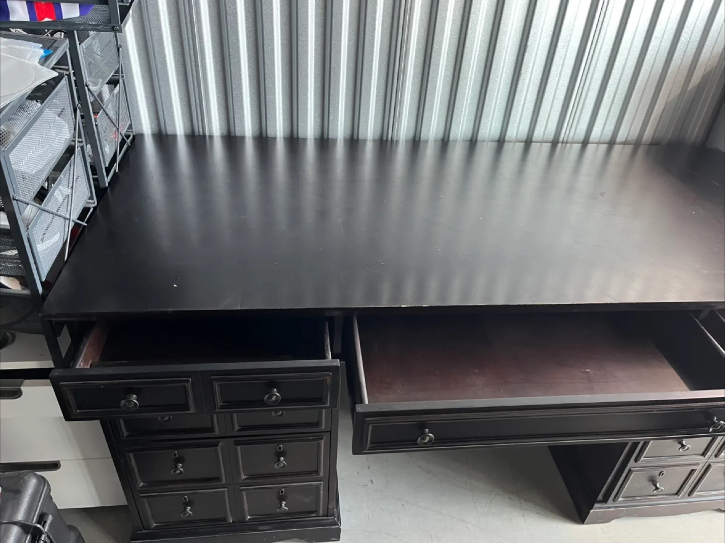 Dark Wood Executive Desk image indicator(2)