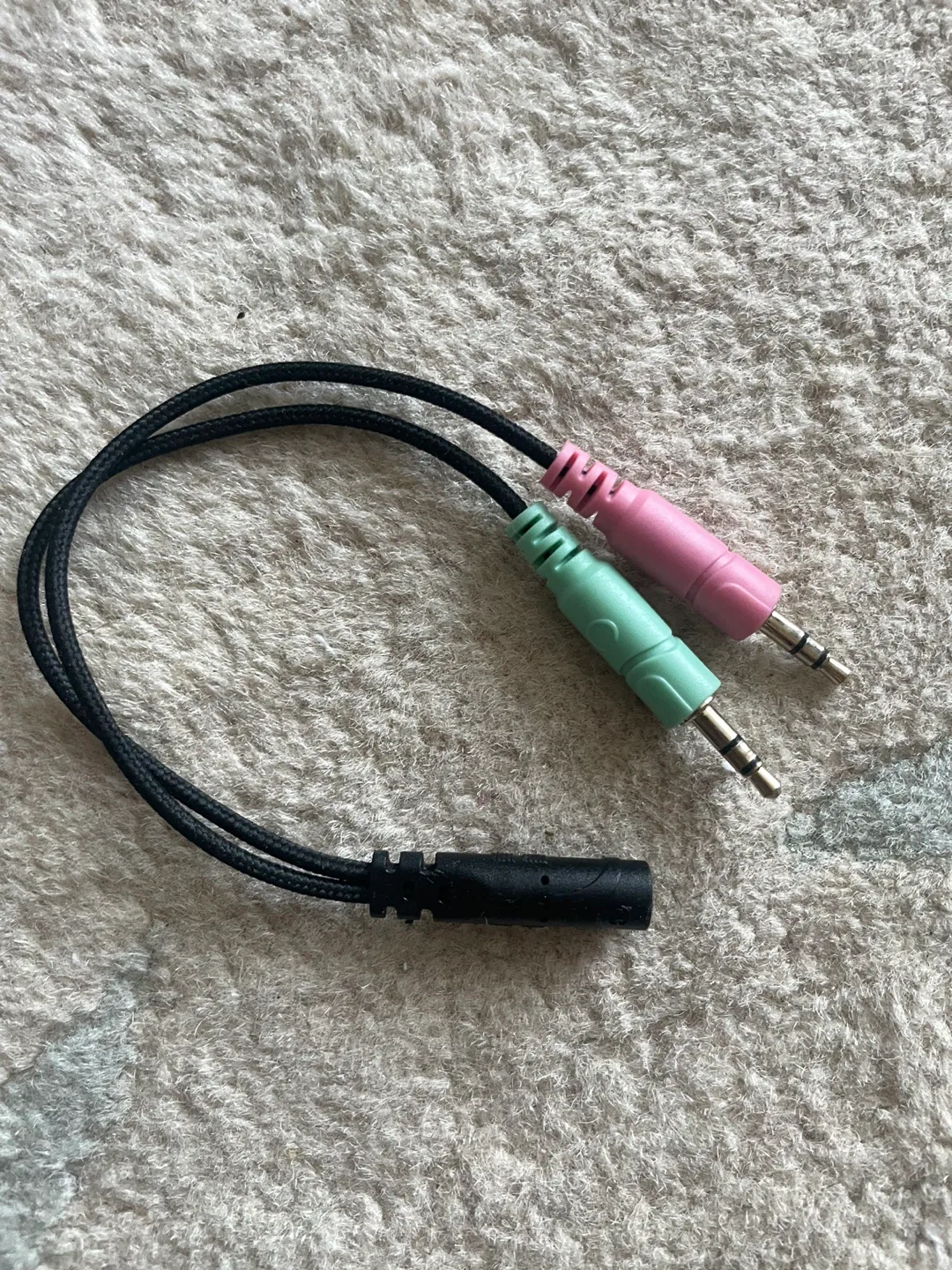 Gaming Headset Mic Splitter Adapter Cable Y-Splitter thumbnail