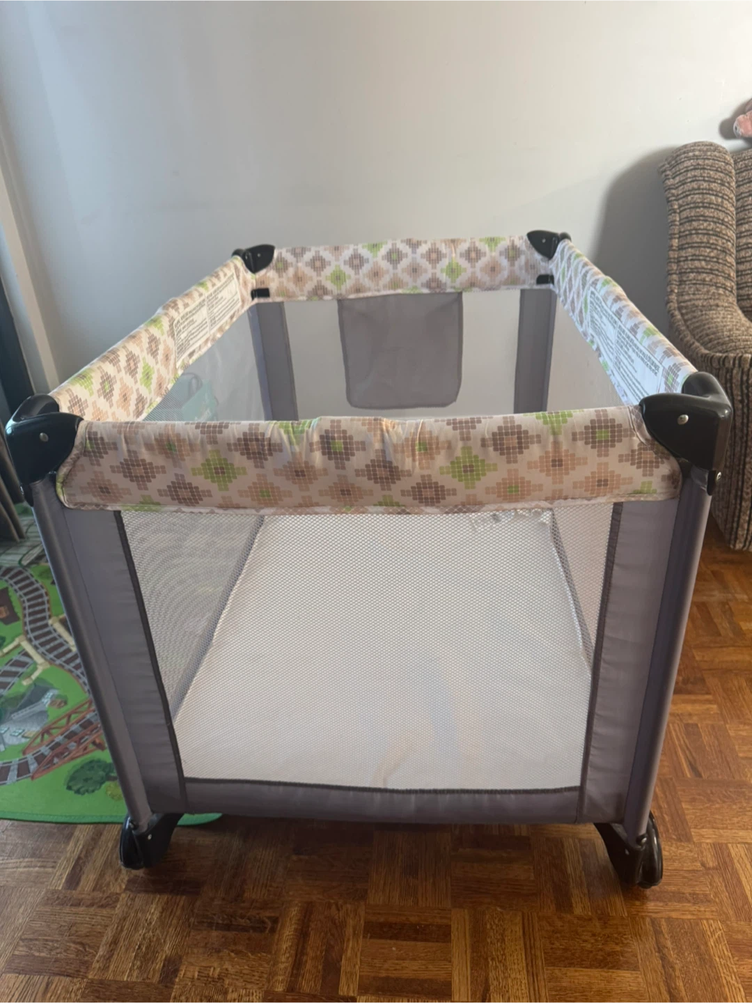 Playard / Playpen - Great Condition!