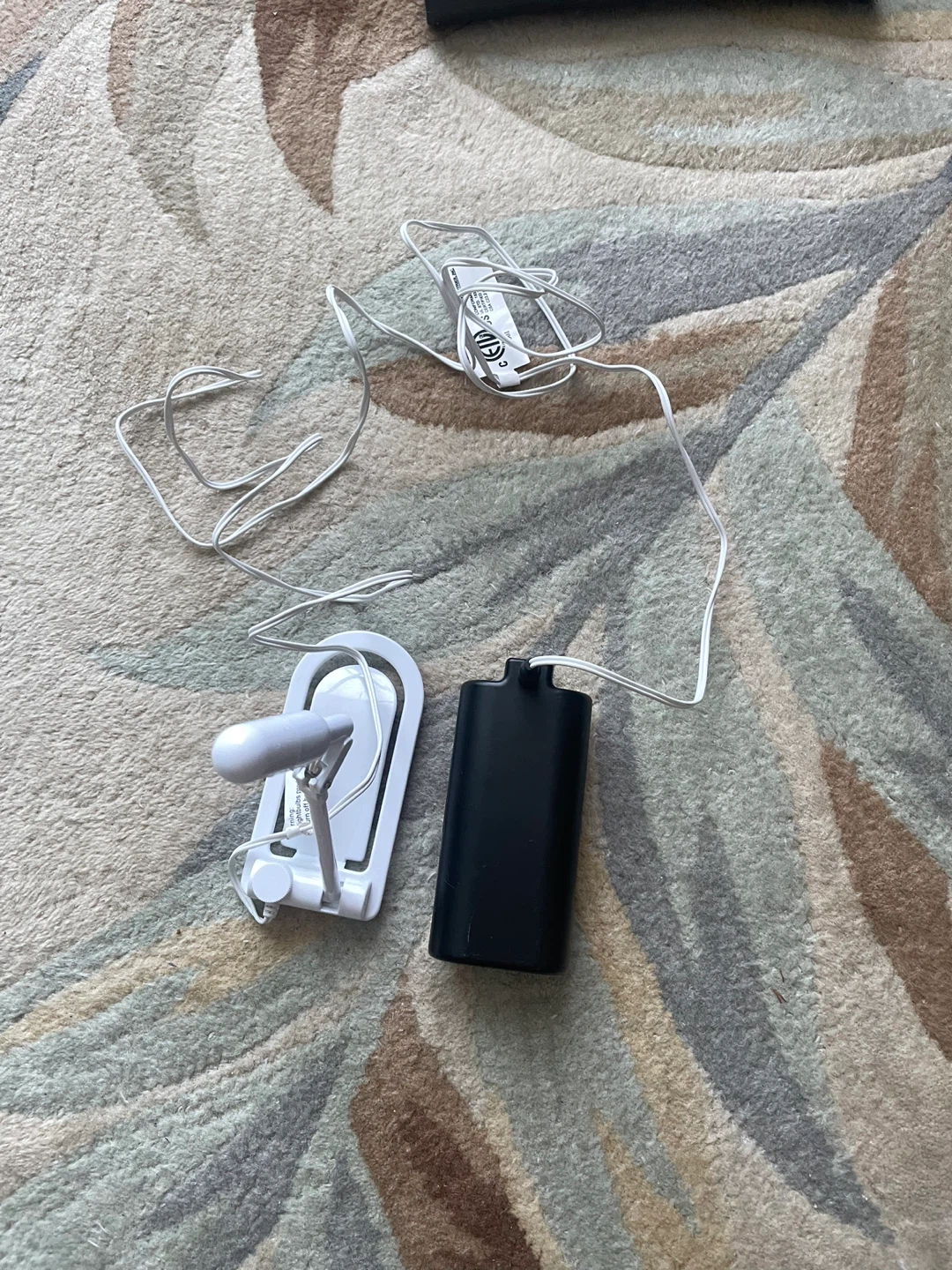 M-Edge E-Luminator UN1-E3-ABS-W Reading Light White - photo 2