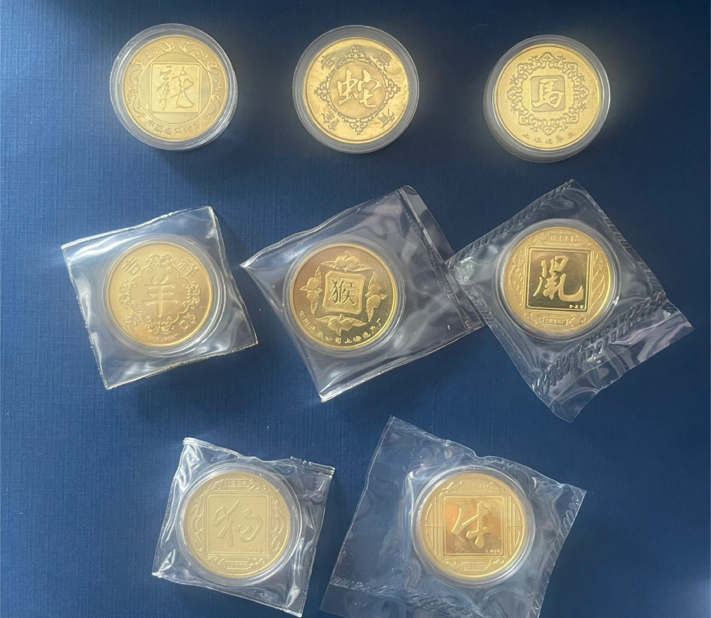 8 zodiac sign medals - photo 3