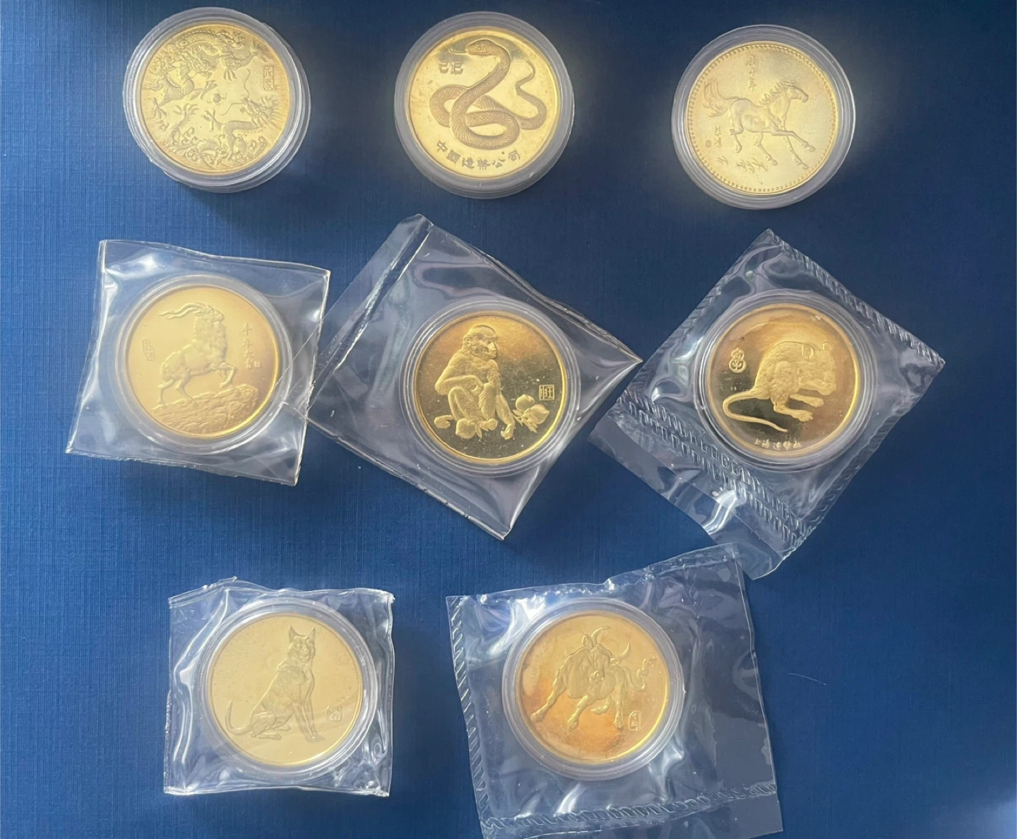 8 zodiac sign medals - photo 2