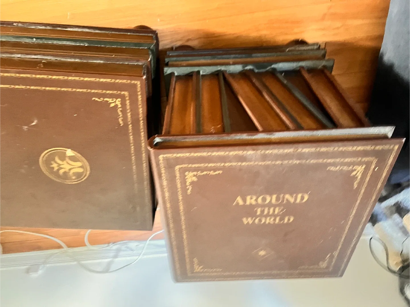 Bookcase Side Table image indicator(3)