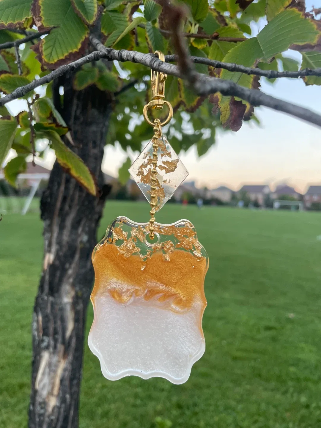 Handmade Resin Keychain - Gold & White image indicator(2)