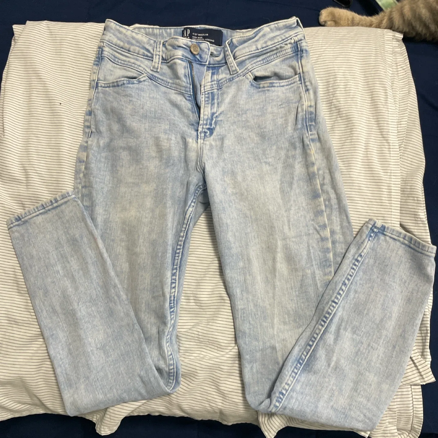 GAP Denim High Rise Universal Legging - Size 4/27 thumbnail