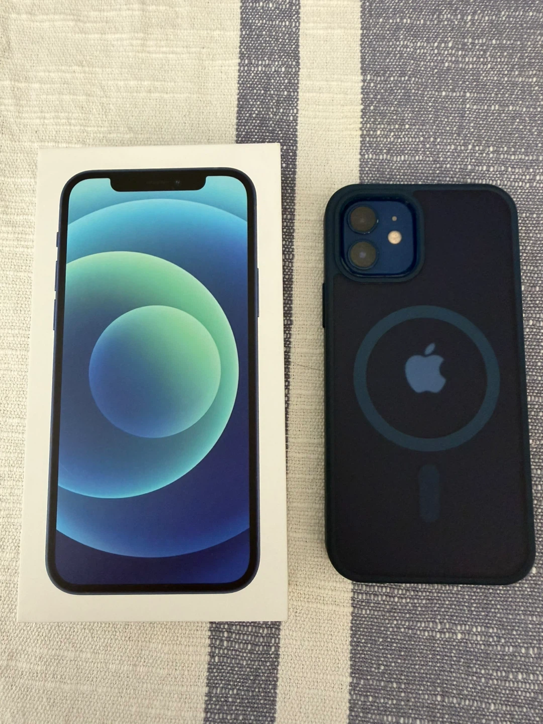 iPhone 12 Blue with Case - photo 3